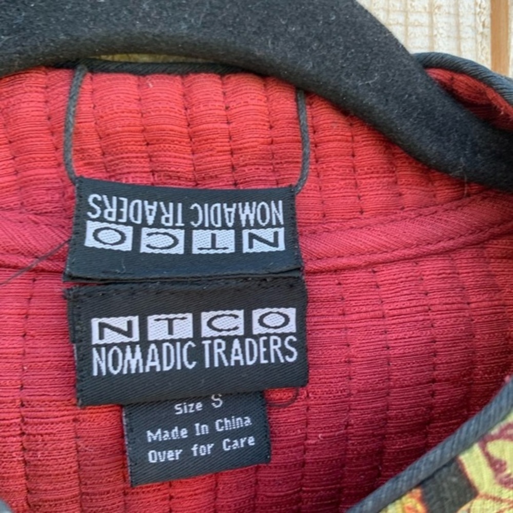 Nomadic Traders Womens Size Small Black Silk Button‎ Jacket Light spring summer - Picture 4 of 6